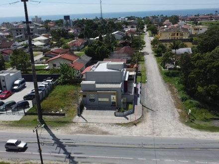 Ref.: R-287 Oportunidade Única de Investimento!  Sobrado e Sala Comercial à Venda em Itapoá/SC